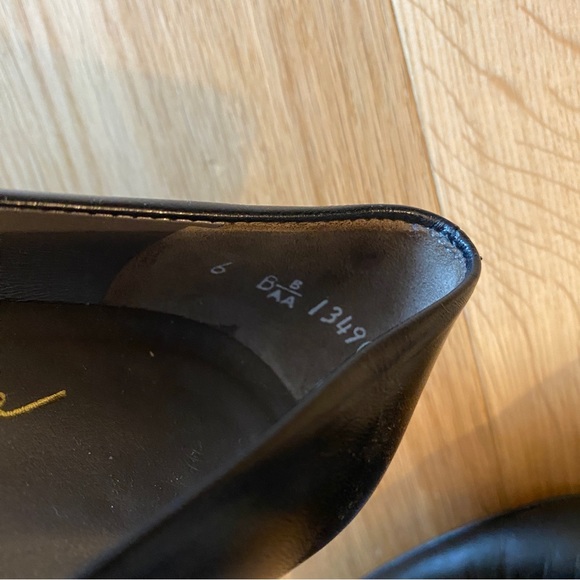 Black Leather Pumps Sz 6 - Picture 6 of 10